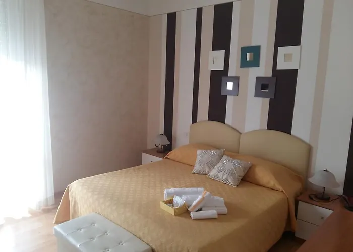 Meridiana فندق 3*